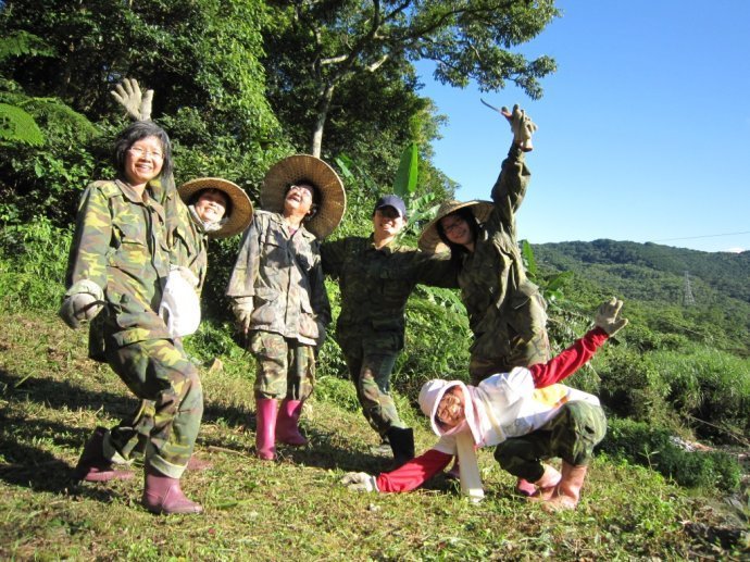 youyizhonglaodongshentileipaxinliquelekailehua3